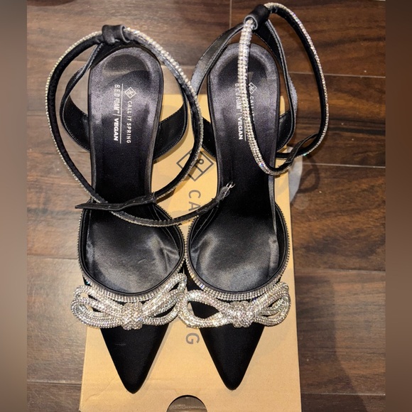 Sparkly Slingback Heals - Picture 2 of 4